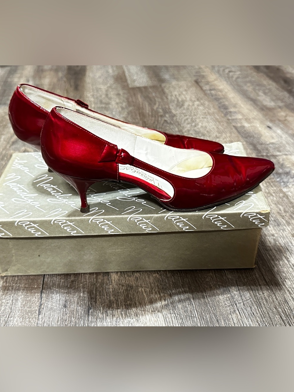 Vintage Naturalizer Bombay Red Patent Kitten Heels Size 7 AAA 1960s 1970s Retro